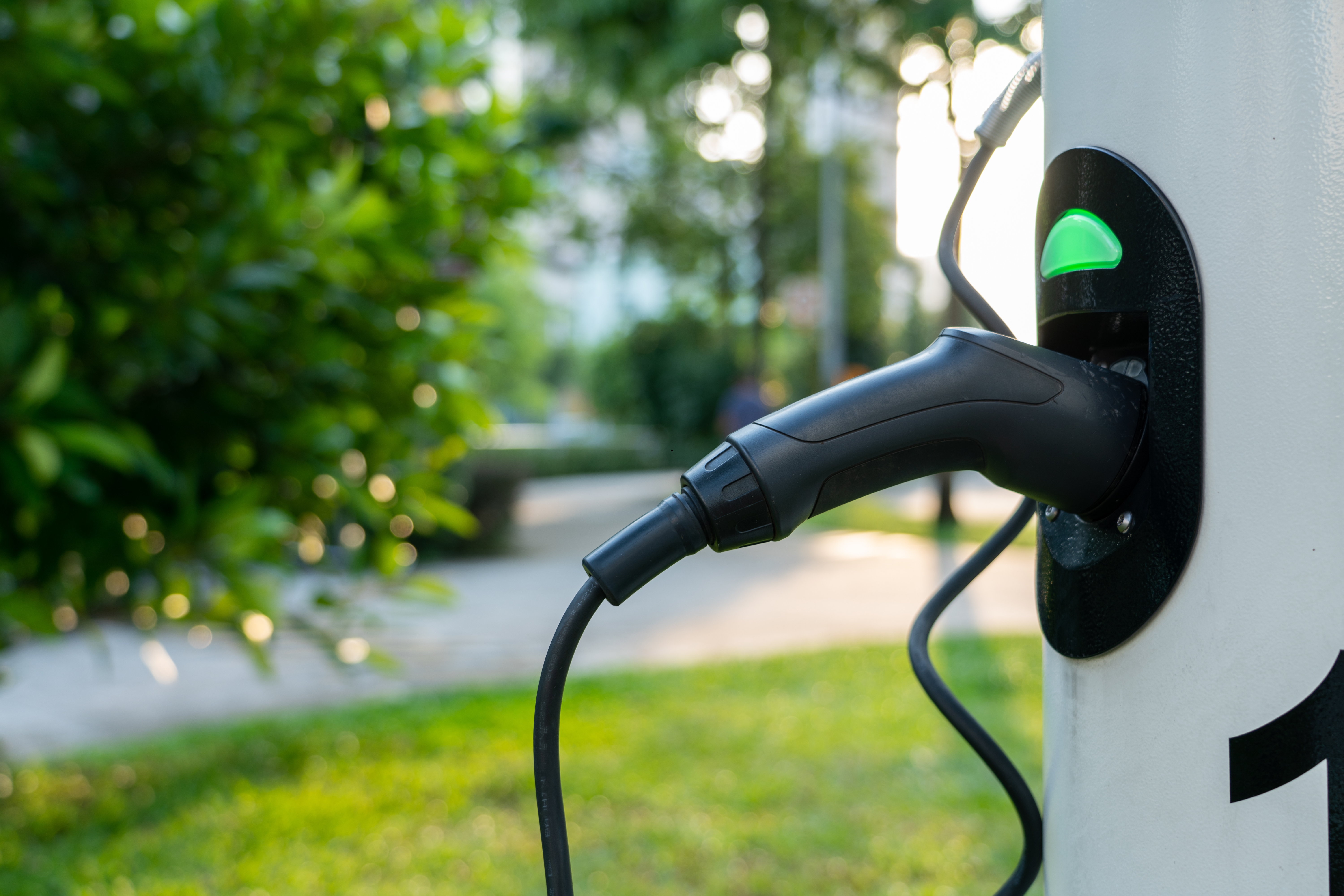 Klaar voor de toekomst - elektrisch rijden in Hero van Breda